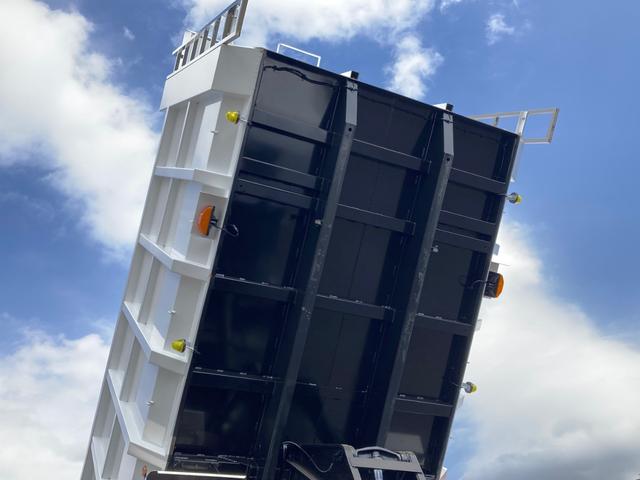 プロフィア 日野 大型 深ダンプ 26.9立米 最大積載9300kg 新明和製深ダンプ R6年8月製 リア片開き リターダー付 アルミホイール 最大積載9300kg 26.9立米 未稼働車(16枚目)