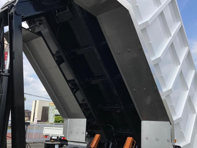 プロフィア 日野 大型 深ダンプ 26.9立米 最大積載9300kg 新明和製深ダンプ R6年8月製 リア片開き リターダー付 アルミホイール 最大積載9300kg 26.9立米 未稼働車(17枚目)