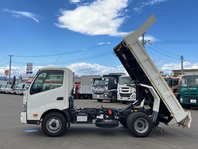 デュトロ 日野 小型 ワイド ローダーダンプ 最大積載3700kg 新明和製ローダーダンプ R4年2月製 ラジコン付 リア丸ピン加工 ワイド幅 最大積載量3700kg(7枚目)