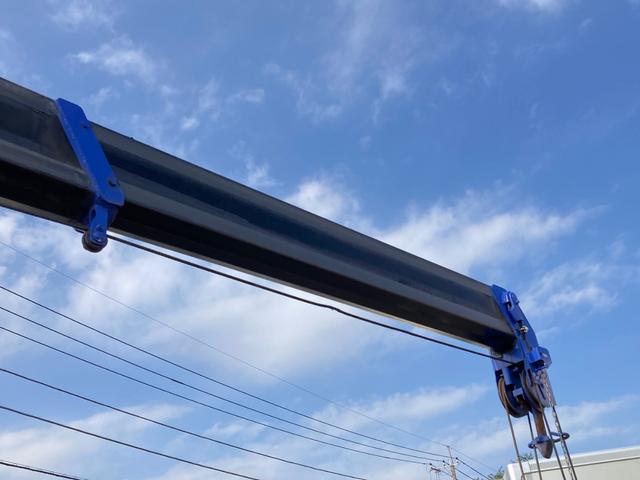 ファイター 三菱ふそう　中型クレーン付ダンプ　最大積載２２５０ｋｇ　タダノ製４段（２．９３ｔ吊）クレーン　Ｒ２年９月製　ラジコン　フックイン　警報型　新明和製一方開ダンプ　Ｒ２年１２月製　自動シート　最大積載量２２５０ｋｇ　標準幅（14枚目）