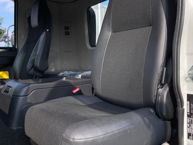 ファイター 三菱ふそう　中型クレーン付ダンプ　最大積載２２５０ｋｇ　タダノ製４段（２．９３ｔ吊）クレーン　Ｒ２年９月製　ラジコン　フックイン　警報型　新明和製一方開ダンプ　Ｒ２年１２月製　自動シート　最大積載量２２５０ｋｇ　標準幅（22枚目）