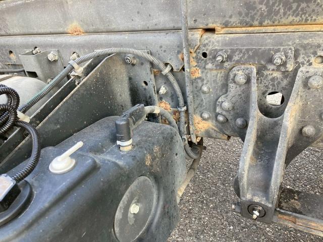 ファイター 三菱ふそう　中型クレーン付ダンプ　最大積載２２５０ｋｇ　タダノ製４段（２．９３ｔ吊）クレーン　Ｒ２年９月製　ラジコン　フックイン　警報型　新明和製一方開ダンプ　Ｒ２年１２月製　自動シート　最大積載量２２５０ｋｇ　標準幅（51枚目）