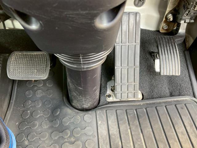 ファイター 三菱ふそう　中型クレーン付ダンプ　最大積載２２５０ｋｇ　タダノ製４段（２．９３ｔ吊）クレーン　Ｒ２年９月製　ラジコン　フックイン　警報型　新明和製一方開ダンプ　Ｒ２年１２月製　自動シート　最大積載量２２５０ｋｇ　標準幅（58枚目）