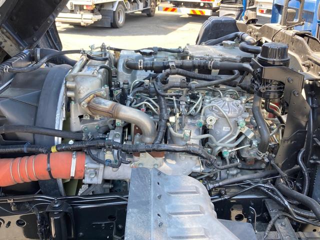 ヒノレンジャー 日野 増トン 一方開ダンプ 最大積載7600kg 新明和製一方開ダンプ H29年7月製 クイック自動シート リア丸ピン加工 可倒式バンパー 6MT(17枚目)