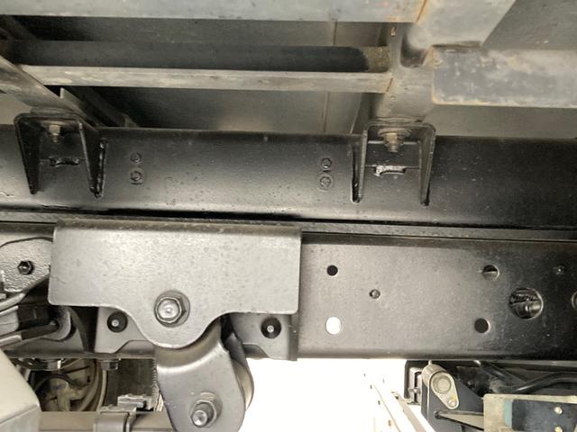 ダイナトラック 日野 小型 低温冷蔵冷凍バン 最大積載2000kg 東プレ製-30℃冷凍機 H27年10月製 東プレ製箱 新明和製格納PG ラッシングレール2段 左スライド扉(15枚目)