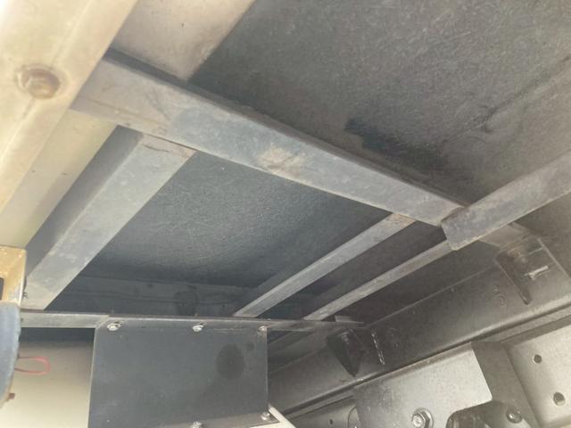 ダイナトラック 日野 小型 低温冷蔵冷凍バン 最大積載2000kg 東プレ製-30℃冷凍機 H27年10月製 東プレ製箱 新明和製格納PG ラッシングレール2段 左スライド扉(42枚目)