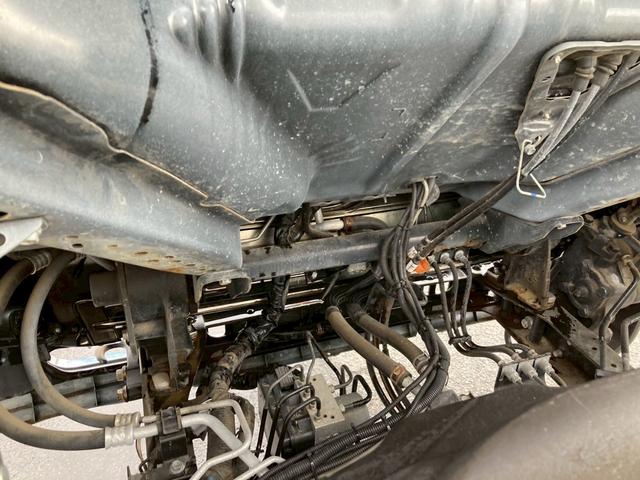 ダイナトラック 日野 小型 低温冷蔵冷凍バン 最大積載2000kg 東プレ製-30℃冷凍機 H27年10月製 東プレ製箱 新明和製格納PG ラッシングレール2段 左スライド扉(49枚目)