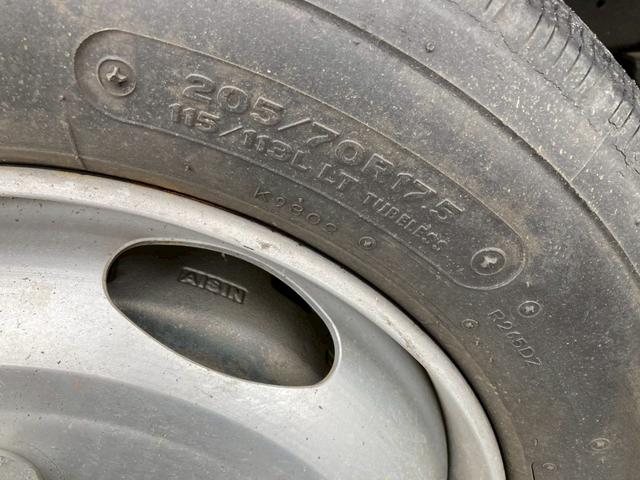ダイナトラック 日野 小型 低温冷蔵冷凍バン 最大積載2000kg 東プレ製-30℃冷凍機 H27年10月製 東プレ製箱 新明和製格納PG ラッシングレール2段 左スライド扉(52枚目)