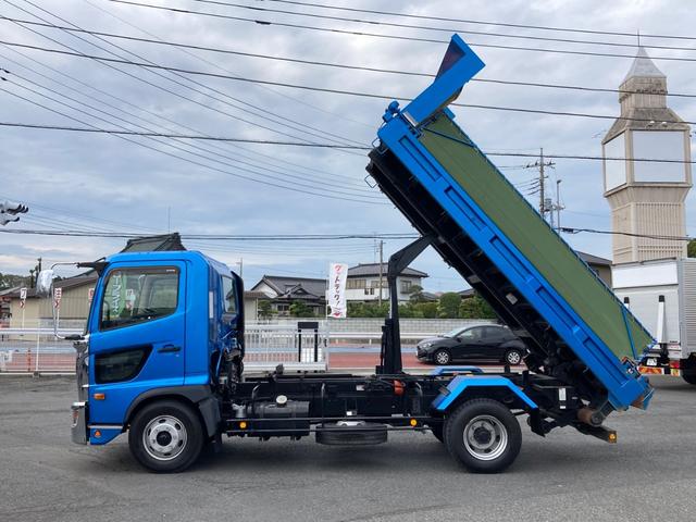 ヒノレンジャー 日野 中型 ローダーダンプ 最大積載2550kg 新明和製ローダーダンプ H31年1月製 クイック自動シート リア丸ピン加工 アルミブリッジ付き 最大積載量2550kg 6MT(7枚目)
