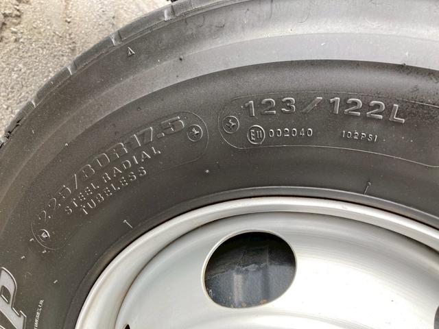 ヒノレンジャー 日野 中型 ローダーダンプ 最大積載2550kg 新明和製ローダーダンプ H31年1月製 クイック自動シート リア丸ピン加工 アルミブリッジ付き 最大積載量2550kg 6MT(35枚目)