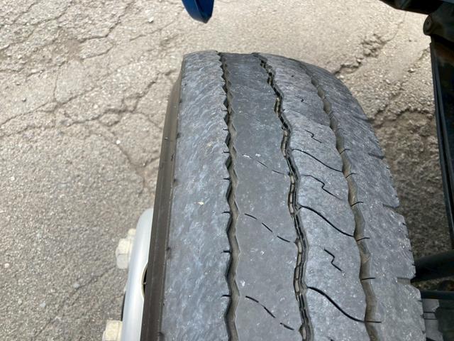 ヒノレンジャー 日野 中型 ローダーダンプ 最大積載2550kg 新明和製ローダーダンプ H31年1月製 クイック自動シート リア丸ピン加工 アルミブリッジ付き 最大積載量2550kg 6MT(39枚目)
