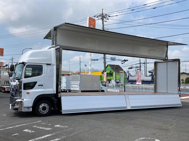 プロフィア 日野　大型アルミウイング　最大積載量１３４００ｋｇ　トランテックス製アルミウイング　Ｒ７年１月製　ハイルーフ　リターダー　リアエアサス　アルミホイール　ラッシングレール２段　セイコーラック４個　引き出しフック１８個　造りボディー　未稼働車（5枚目）