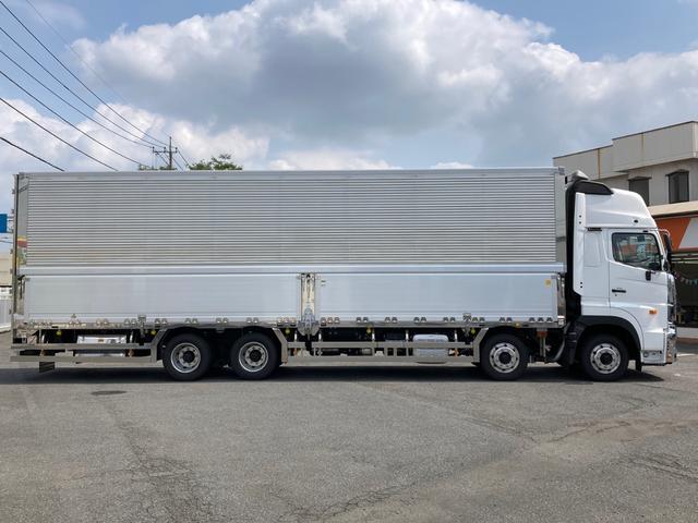 プロフィア 日野　大型アルミウイング　最大積載量１３４００ｋｇ　トランテックス製アルミウイング　Ｒ７年１月製　ハイルーフ　リターダー　リアエアサス　アルミホイール　ラッシングレール２段　セイコーラック４個　引き出しフック１８個　造りボディー　未稼働車（8枚目）