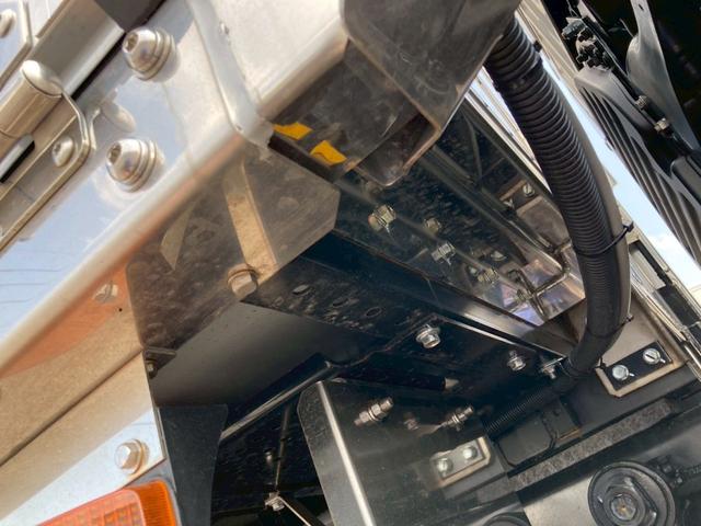 プロフィア 日野　大型アルミウイング　最大積載量１３４００ｋｇ　トランテックス製アルミウイング　Ｒ７年１月製　ハイルーフ　リターダー　リアエアサス　アルミホイール　ラッシングレール２段　セイコーラック４個　引き出しフック１８個　造りボディー　未稼働車（34枚目）