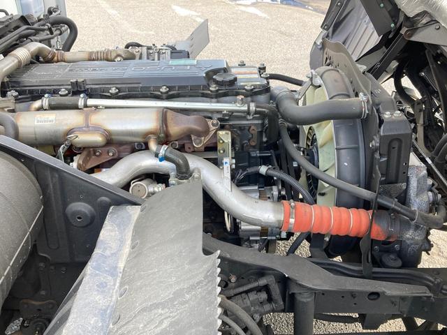 ファイター 三菱ふそう　中型アルミウイング　最大積載量２７５０ｋｇ　トレクス製アルミウイング　Ｒ５年３月製　６２００ワイドボディー　リアエアサス　ラッシングレール２段　セイコーラック２個　引き出しフック１０個　融雪使用車　フレーム防錆塗装（17枚目）