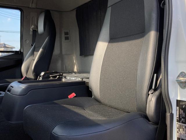 ファイター 三菱ふそう　中型アルミウイング　最大積載量２７５０ｋｇ　トレクス製アルミウイング　Ｒ５年３月製　６２００ワイドボディー　リアエアサス　ラッシングレール２段　セイコーラック２個　引き出しフック１０個　融雪使用車　フレーム防錆塗装（19枚目）