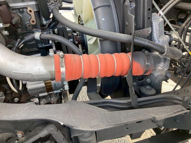 ファイター 三菱ふそう　中型アルミウイング　最大積載量２７５０ｋｇ　トレクス製アルミウイング　Ｒ５年３月製　６２００ワイドボディー　リアエアサス　ラッシングレール２段　セイコーラック２個　引き出しフック１０個　融雪使用車　フレーム防錆塗装（38枚目）