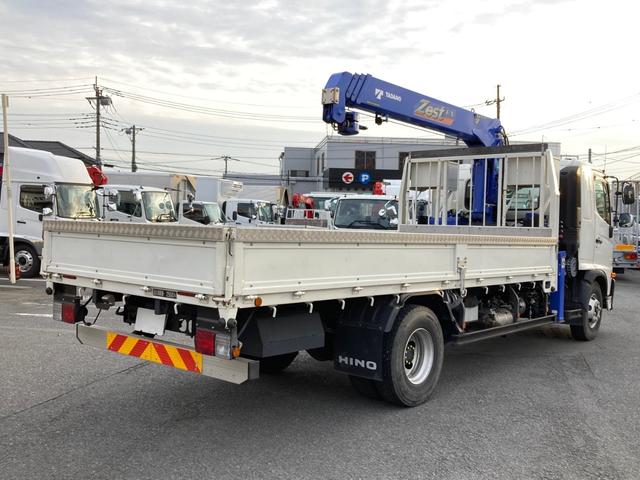 ヒノレンジャー 日野 中型 クレーン付平ボディー 最大積載2500kg タダノ4段(2.93t吊)ZX364HRSA R2年5月製 ラジコン フックイン 警報型 アウトリガー差違い セイコーラック2個 引き出しフック6個 標準ロングボディー(3枚目)