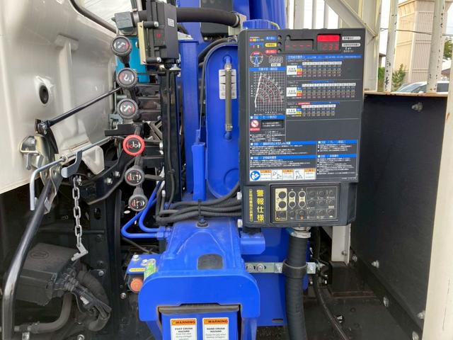 ヒノレンジャー 日野 中型 クレーン付平ボディー 最大積載2500kg タダノ4段(2.93t吊)ZX364HRSA R2年5月製 ラジコン フックイン 警報型 アウトリガー差違い セイコーラック2個 引き出しフック6個 標準ロングボディー(38枚目)