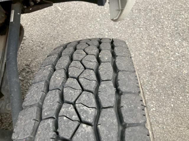 ヒノレンジャー 日野 中型 クレーン付平ボディー 最大積載2500kg タダノ4段(2.93t吊)ZX364HRSA R2年5月製 ラジコン フックイン 警報型 アウトリガー差違い セイコーラック2個 引き出しフック6個 標準ロングボディー(49枚目)