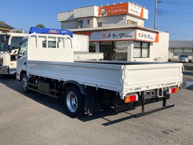 デュトロ 日野 小型平ボディー 標準ロング 最大積載3000kg メーダー完成ボディー 標準幅 4300ロング セイコーラック2個 最大積載量3000kg ボディー仕上済み(4枚目)