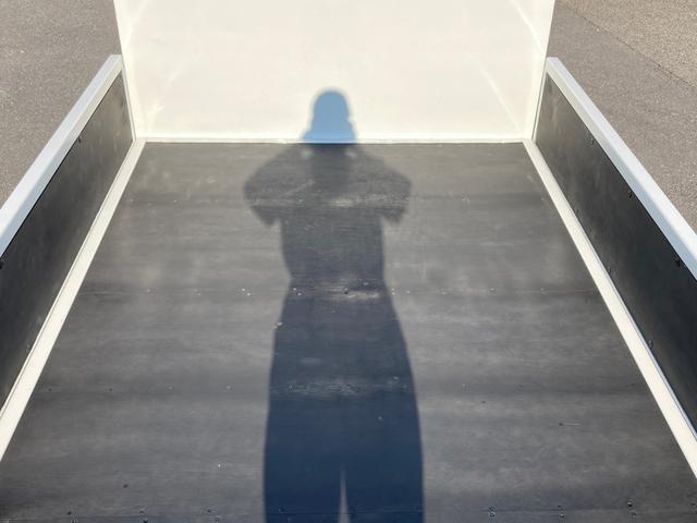 デュトロ 日野 小型平ボディー 標準ロング 最大積載3000kg メーダー完成ボディー 標準幅 4300ロング セイコーラック2個 最大積載量3000kg ボディー仕上済み(8枚目)