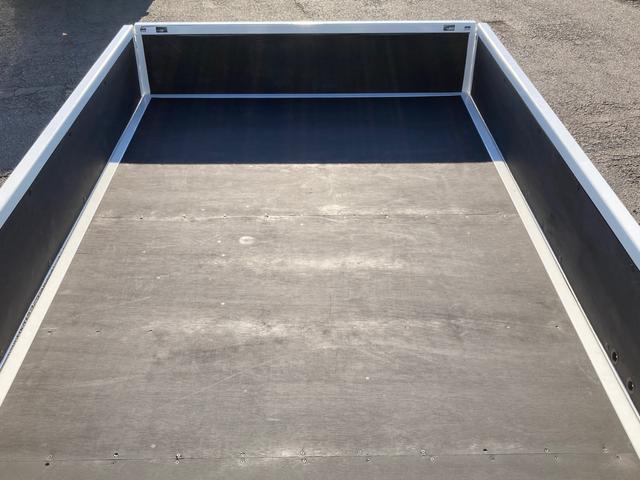 デュトロ 日野 小型平ボディー 標準ロング 最大積載3000kg メーダー完成ボディー 標準幅 4300ロング セイコーラック2個 最大積載量3000kg ボディー仕上済み(9枚目)