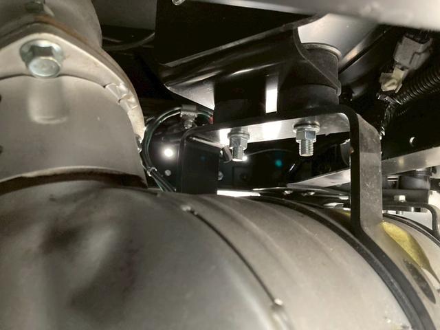 キャンター 三菱ふそう 小型塵芥車 4.3立米 最大積載2000kg 新明和製プレス式パッカー車 R7年4月製 4.3立米 汚水タンク 連続スイッチ 排出版式 標準幅 最大積載量2000kg 未稼働車(28枚目)