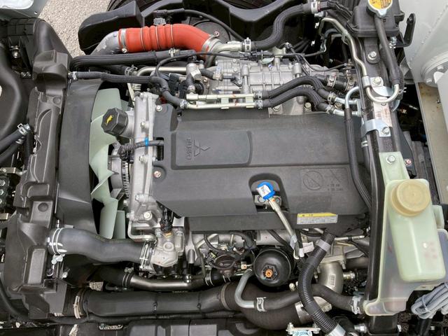 キャンター 三菱ふそう 小型塵芥車 4.3立米 最大積載2000kg 新明和製プレス式パッカー車 R7年4月製 4.3立米 汚水タンク 連続スイッチ 排出版式 標準幅 最大積載量2000kg 未稼働車(33枚目)