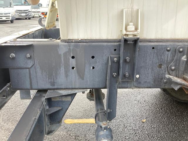 ヒノレンジャー 日野 中型 散水車 3900L 最大積載3900kg 極東製散水車 3900L R2年5月製 PTO式ポンプ 前方圧力/後方重力 散水ホース 最大積載量3900kg(13枚目)