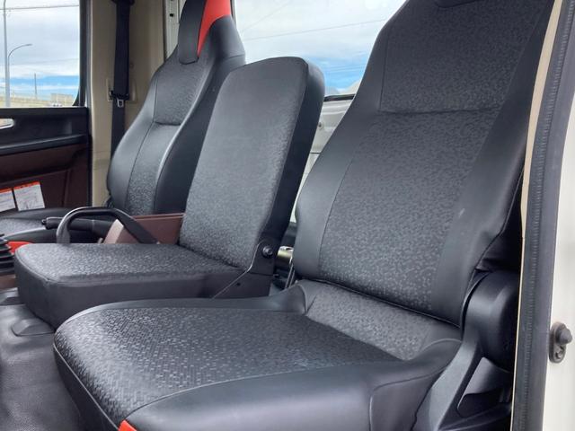 ヒノレンジャー 日野 中型 散水車 3900L 最大積載3900kg 極東製散水車 3900L R2年5月製 PTO式ポンプ 前方圧力/後方重力 散水ホース 最大積載量3900kg(19枚目)