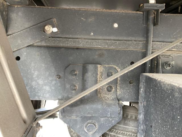 ダイナトラック トヨタ　小型アルミバン　標準十尺　最大積載２０００ｋｇ　トヨタ車体製アルミバン　Ｒ２年４月製　左スライド扉　ラッシングレール２段　床フック６個　ＡＴ車　標準十尺　最大積載量２０００ｋｇ（10枚目）