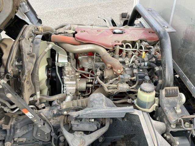 ダイナトラック トヨタ　小型アルミバン　標準十尺　最大積載２０００ｋｇ　トヨタ車体製アルミバン　Ｒ２年４月製　左スライド扉　ラッシングレール２段　床フック６個　ＡＴ車　標準十尺　最大積載量２０００ｋｇ（13枚目）