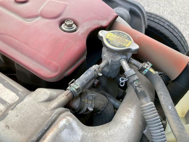 ダイナトラック トヨタ　小型アルミバン　標準十尺　最大積載２０００ｋｇ　トヨタ車体製アルミバン　Ｒ２年４月製　左スライド扉　ラッシングレール２段　床フック６個　ＡＴ車　標準十尺　最大積載量２０００ｋｇ（31枚目）