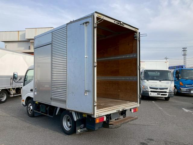 ダイナトラック トヨタ　小型アルミバン　標準十尺　最大積載２０００ｋｇ　トヨタ車体製アルミバン　Ｒ２年４月製　左スライド扉　ラッシングレール２段　床フック６個　ＡＴ車　標準十尺　最大積載量２０００ｋｇ（32枚目）