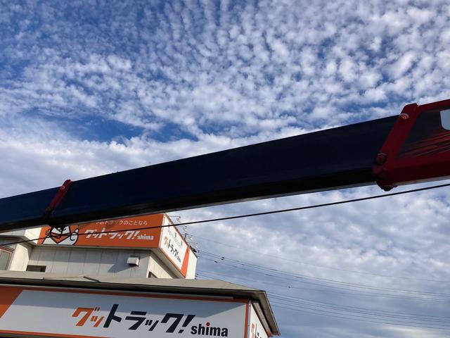 フォワード いすゞ　中型ユニック４段付平ボディー　最大積載２５００ｋｇ　ユニック製４段（２．９３ｔ吊）クレーン　Ｒ１年１０月製　ラジコン　フックイン　警報型　セイコーラック２個　ロープ穴６個　標準幅ロングボディー　最大積載量２５００ｋｇ（11枚目）