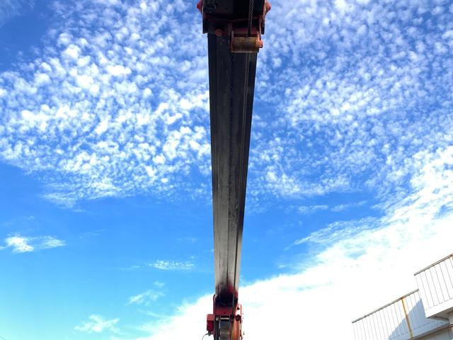 フォワード いすゞ　中型ユニック４段付平ボディー　最大積載２５００ｋｇ　ユニック製４段（２．９３ｔ吊）クレーン　Ｒ１年１０月製　ラジコン　フックイン　警報型　セイコーラック２個　ロープ穴６個　標準幅ロングボディー　最大積載量２５００ｋｇ（12枚目）