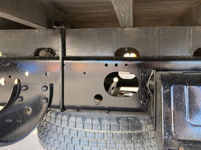 フォワード いすゞ　中型ユニック４段付平ボディー　最大積載２５００ｋｇ　ユニック製４段（２．９３ｔ吊）クレーン　Ｒ１年１０月製　ラジコン　フックイン　警報型　セイコーラック２個　ロープ穴６個　標準幅ロングボディー　最大積載量２５００ｋｇ（15枚目）