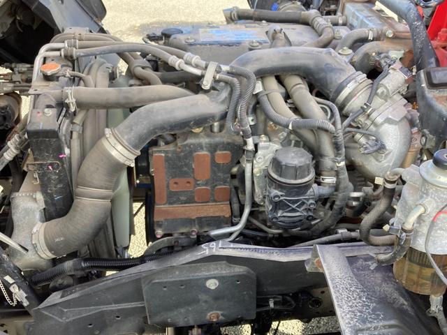 フォワード いすゞ　中型ユニック４段付平ボディー　最大積載２５００ｋｇ　ユニック製４段（２．９３ｔ吊）クレーン　Ｒ１年１０月製　ラジコン　フックイン　警報型　セイコーラック２個　ロープ穴６個　標準幅ロングボディー　最大積載量２５００ｋｇ（17枚目）