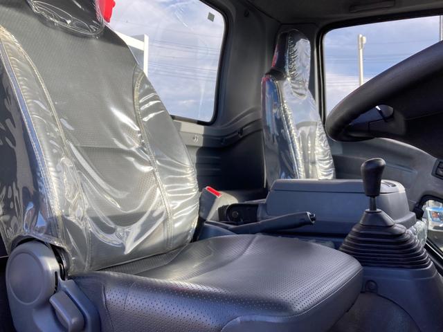 フォワード いすゞ　中型ユニック４段付平ボディー　最大積載２５００ｋｇ　ユニック製４段（２．９３ｔ吊）クレーン　Ｒ１年１０月製　ラジコン　フックイン　警報型　セイコーラック２個　ロープ穴６個　標準幅ロングボディー　最大積載量２５００ｋｇ（19枚目）