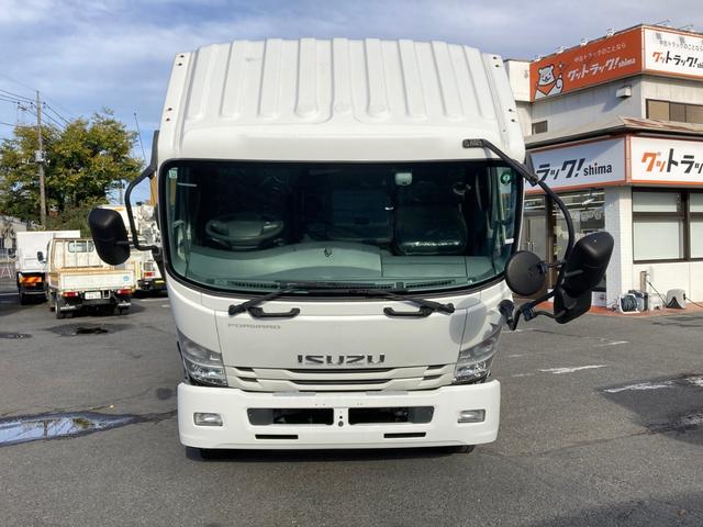 フォワード いすゞ　中型ユニック４段付平ボディー　最大積載２５００ｋｇ　ユニック製４段（２．９３ｔ吊）クレーン　Ｒ１年１０月製　ラジコン　フックイン　警報型　セイコーラック２個　ロープ穴６個　標準幅ロングボディー　最大積載量２５００ｋｇ（23枚目）