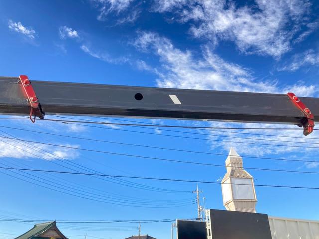 フォワード いすゞ　中型ユニック４段付平ボディー　最大積載２５００ｋｇ　ユニック製４段（２．９３ｔ吊）クレーン　Ｒ１年１０月製　ラジコン　フックイン　警報型　セイコーラック２個　ロープ穴６個　標準幅ロングボディー　最大積載量２５００ｋｇ（30枚目）