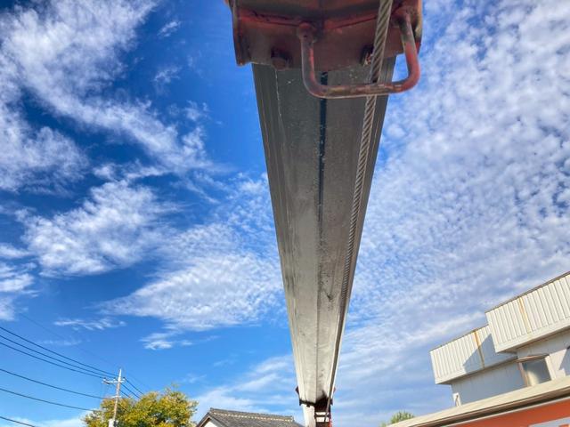 フォワード いすゞ　中型ユニック４段付平ボディー　最大積載２５００ｋｇ　ユニック製４段（２．９３ｔ吊）クレーン　Ｒ１年１０月製　ラジコン　フックイン　警報型　セイコーラック２個　ロープ穴６個　標準幅ロングボディー　最大積載量２５００ｋｇ（31枚目）