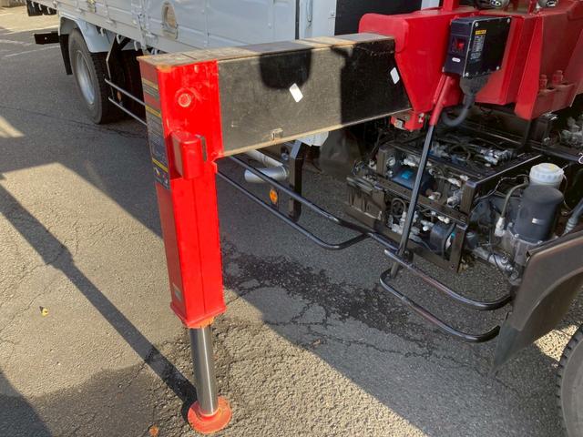 フォワード いすゞ　中型ユニック４段付平ボディー　最大積載２５００ｋｇ　ユニック製４段（２．９３ｔ吊）クレーン　Ｒ１年１０月製　ラジコン　フックイン　警報型　セイコーラック２個　ロープ穴６個　標準幅ロングボディー　最大積載量２５００ｋｇ（36枚目）