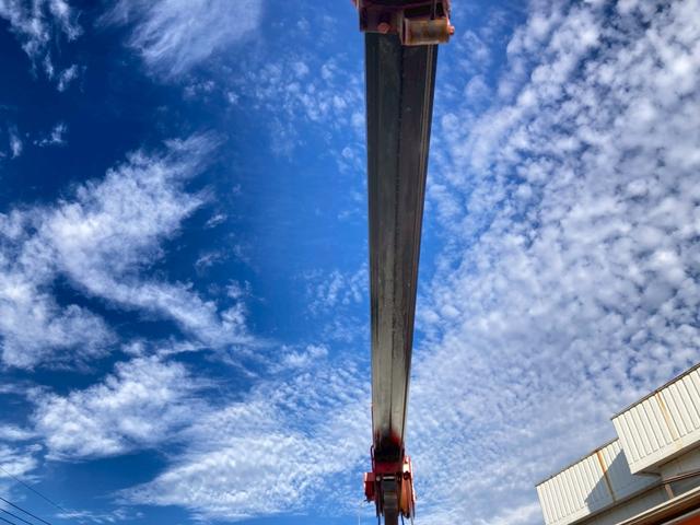 フォワード いすゞ　中型ユニック４段付平ボディー　最大積載２５００ｋｇ　ユニック製４段（２．９３ｔ吊）クレーン　Ｒ１年１０月製　ラジコン　フックイン　警報型　セイコーラック２個　ロープ穴６個　標準幅ロングボディー　最大積載量２５００ｋｇ（37枚目）