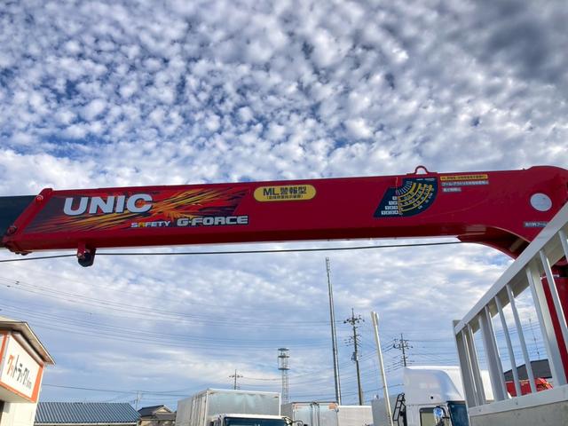 フォワード いすゞ　中型ユニック４段付平ボディー　最大積載２５００ｋｇ　ユニック製４段（２．９３ｔ吊）クレーン　Ｒ１年１０月製　ラジコン　フックイン　警報型　セイコーラック２個　ロープ穴６個　標準幅ロングボディー　最大積載量２５００ｋｇ（42枚目）