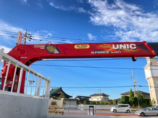 フォワード いすゞ　中型ユニック４段付平ボディー　最大積載２５００ｋｇ　ユニック製４段（２．９３ｔ吊）クレーン　Ｒ１年１０月製　ラジコン　フックイン　警報型　セイコーラック２個　ロープ穴６個　標準幅ロングボディー　最大積載量２５００ｋｇ（45枚目）
