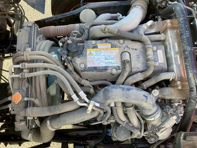 フォワード いすゞ　中型ユニック４段付平ボディー　最大積載２５００ｋｇ　ユニック製４段（２．９３ｔ吊）クレーン　Ｒ１年１０月製　ラジコン　フックイン　警報型　セイコーラック２個　ロープ穴６個　標準幅ロングボディー　最大積載量２５００ｋｇ（49枚目）