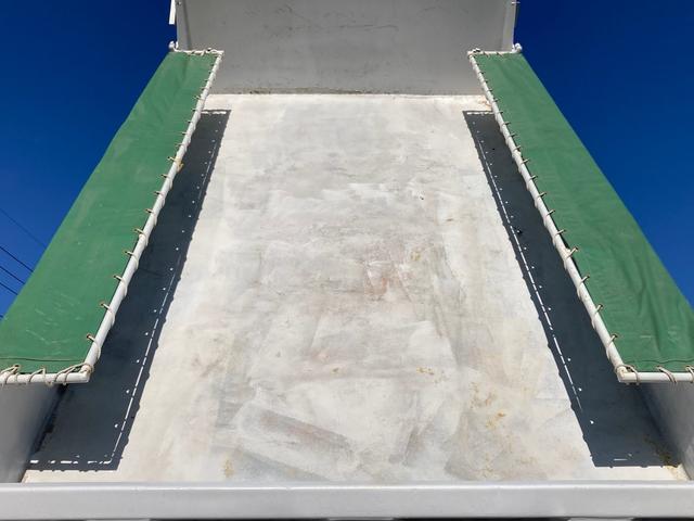キャンター 三菱ふそう　小型ワイドダンプ　最大積載４０００ｋｇ　新明和製ワイドダンプ　Ｈ２７年８月製　手動シート　リア丸ピン加工　ワイド幅　最大積載量４０００ｋｇ（11枚目）