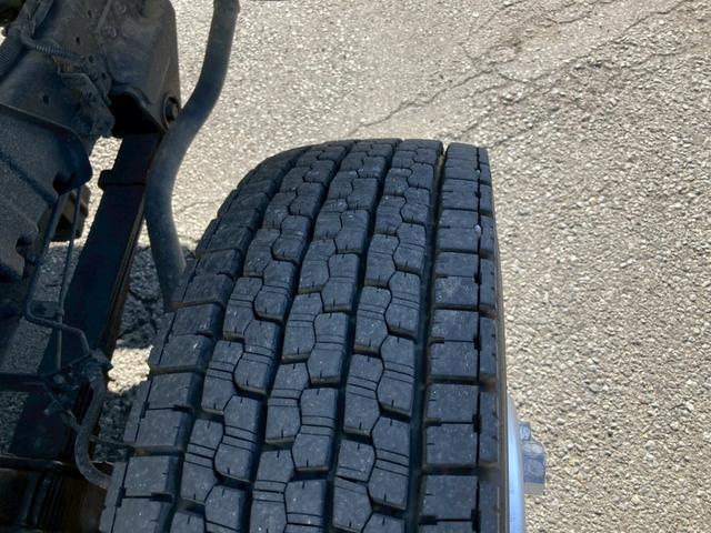 キャンター 三菱ふそう　小型ワイドダンプ　最大積載４０００ｋｇ　新明和製ワイドダンプ　Ｈ２７年８月製　手動シート　リア丸ピン加工　ワイド幅　最大積載量４０００ｋｇ（37枚目）